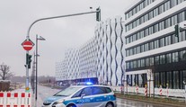 Na letisku vo Frankfurte našli mŕtve telá muža a ženy. Obete mali strelné zranenia