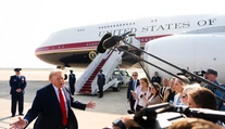 Zažil útoky z 11. septembra aj vojny na Blízkom východe. Ikonický Air Force One po 30 rokoch končí, Trump ukázal nový