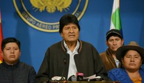 Bolívijský prezident Morales oznámil rezignáciu, Mexiko mu udelilo azyl