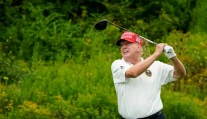 Trump prišiel o svoju obľúbenú zábavu: Hranie golfu sa pre neho stalo nebezpečným