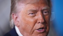 Irán príliš dlho otáľal s uzavretím dohody, teraz bude musieť zaplatiť, vyhráža sa Trump