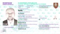 Minister hospodárstva vzal na výstavu do Dubaja aj svoju dcéru. Skeny pasov delegácie unikli na internet