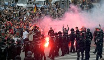 Chemnitz ovládli po dobodaní Nemca nepokoje a násilnosti. Policajti mali plné ruky práce