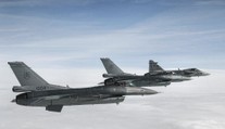 FOTO: Slovenské stíhačky F-16 si v ČR vyskúšali spoluprácu s českými strojmi Gripen