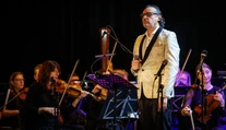 Desivé zranenie slovenského muzikálového speváka. Počas predstavenia ho do oka zasiahol oštep
