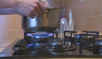 Dostali faktúry na 12-tisíc eur, Slovákov môžu zruinovať. Cena plynu načierno sa počíta podľa úplne iných pravidiel