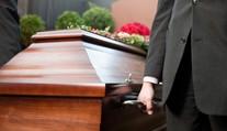 Krematóriá na Slovensku nestíhajú spaľovať obete covidu