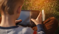 Deti fungujú na sociálnych sieťach skôr, ako im dajú rodičia kľúče od domu