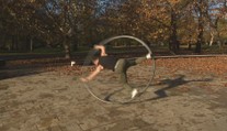 Stanislav robí akrobacie, ktoré vyrážajú dych. Disciplíne Cyr wheel sa venuje len niekoľko Slovákov