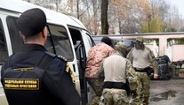 Zajatých ukrajinských námorníkov obvinili z narušenia štátnej hranice