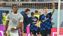 Obrovské sklamanie pre Wolfsburg, po prehre v predĺžení opúšťa Bundesligu. Paderborn sa vracia medzi elitu