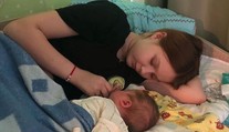Žiačka (14), ktorá nedávno porodila, oznámila so svojim priateľom (11) nečakanú správu