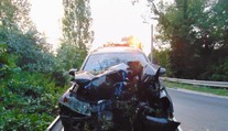 FOTO: V aute bolo sedem opitých ľudí. Najhoršie dopadla žena, ktorá cestovala v kufri