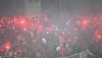 VIDEO: Zápas sa ani poriadne nezačal a bolo po ňom. Fanúšikovia v Južnej Amerike opäť vyvolali chaos