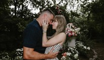 Taylor Swift je zasnúbená. Radostná správa zaľúbenej dvojice valcuje internet