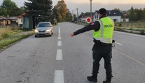 Policajti prichytili na ceste ďalšieho opitého vodiča. Sadol za volant, aby odviezol deti do školy