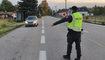 Policajti prichytili na ceste ďalšieho opitého vodiča. Sadol za volant, aby odviezol deti do školy