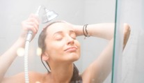 Dámy, týchto osem vecí vám nesmie chýbať v sprche