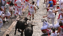 FOTO+VIDEO: V Pamplone sa konal tradičný beh s býkmi. Od roku 1924 si vyžiadal už 16 životov