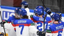 Polovica Slovákov chce hráčov z KHL v olympijskom tíme. Najviac voliči Smeru a Republiky (PRIESKUM)
