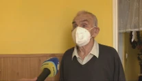 Susedov obťažuje spevom a hlasným rádiom. Senior z Veľkých Kapušian sa odmieta vysťahovať z mestského bytu
