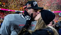 Naplnila svoju Love Story? Swift sa zasnúbila. Známa influencerka predpovedá, či sa dočkáme aj šťastnejších pesničiek