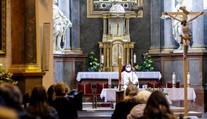 Katolícki biskupi kritizujú opätovný lockdown. Nepáči sa im zákaz bohoslužieb