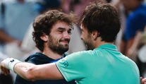 Bratranci žijú sen, aký sa splní raz za sto rokov. Jeden ako náhradník vyradil Djokoviča, druhý Medvedeva