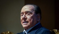 Bývalý taliansky premiér Berlusconi je v nemocnici na jednotke intenzívnej starostlivosti