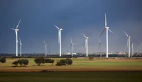Drahé energie nám vyprázdňujú peňaženky. Španieli majú ceny na minimách, podarilo sa im niečo nevídané
