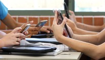 Majú rizz, občas flexia a záleží im na svojich pookies. Mladým často nerozumejú ani vlastní rodičia