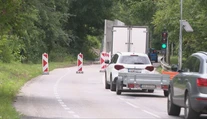 Po vyše roku sa Devínska cesta konečne opraví, vodiči však zažijú náročné dopravné týždne. Platiť budú obmedzenia