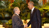 Barack Obama sa v Havane stretol s kubánskym prezidentom Raúlom Castrom