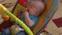 Matka dala polročného syna na adopciu. Nezmierila sa s jeho veľmi vzácnou chorobou