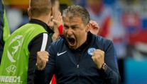 V Hapalovej nominácii tri zmeny, cieľom je získať šesť bodov