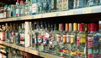 Prečo alkohol poškodzuje pečeň niektorým ľuďom viac ako iným? Tieto faktory rozhodujú