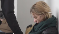 Mamička, ktorá predávala drogy s malým synom, strávi Vianoce doma