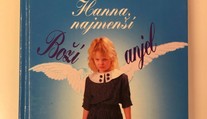 Viete, kto je toto rozkošné dievčatko z obalu knihy? Vyrástla z nej krásna moderátorka