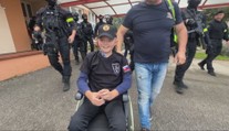 Nitrianski kukláči prekvapili priamo v škole 11-ročného chlapca. Prišli za ním uprostred hodiny angličtiny