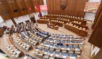 Exkluzívny prieskum: Koľko percent ľudí si želá predčasné voľby?
