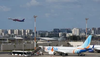 Omán zakázal druhému pilotovi spoločnosti FlyDubai lietať. Obáva sa extrémizmu