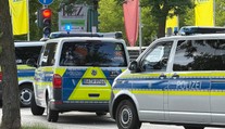 Možná rukojemnícka dráma v nemeckej banke. Muž s nožom zabil zamestnanca