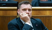 Ani druhý pokus nevyšiel. Odvolávanie Tarabu sa presúva na septembrovú schôdzu