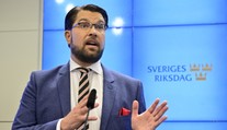 Zbúrajme všetky mešity, vyzval šéf Švédskych demokratov. Také veci u nás nerobíme, odmietol premiér