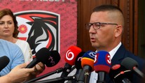 Mali ho vyzliecť, napadnúť a možno príde o oko. Majiteľ HK 32 Liptovský Mikuláš skončil za mrežami