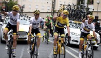 Na Elyzejských poliach triumfoval Groenewegen, 104. ročník TdF vyhral Froome
