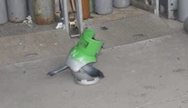 Mužom v Zavare vybuchla v rukách plynová bomba. S vážnymi zraneniami skončili v nemocnici