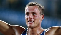 Olympijský víťaz z Česka dlhuje 1,7 miliardy korún. Teraz predáva svoje medaily vrátane zlata z Barcelony