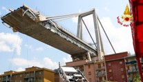 Hrozivé zvuky zo zrúteného mosta v Janove. Ľudia nemôžu ísť domov pre ozývajúce sa vŕzganie