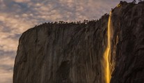 Príroda vo svojej plnej kráse. V Yosemitskom národnom parku sa zjavil ohňopád